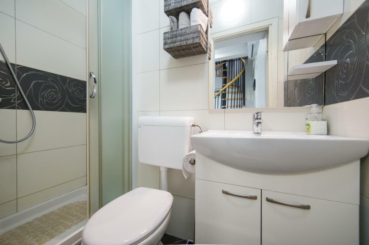 Rogotin Studio Apartment Finta מראה חיצוני תמונה