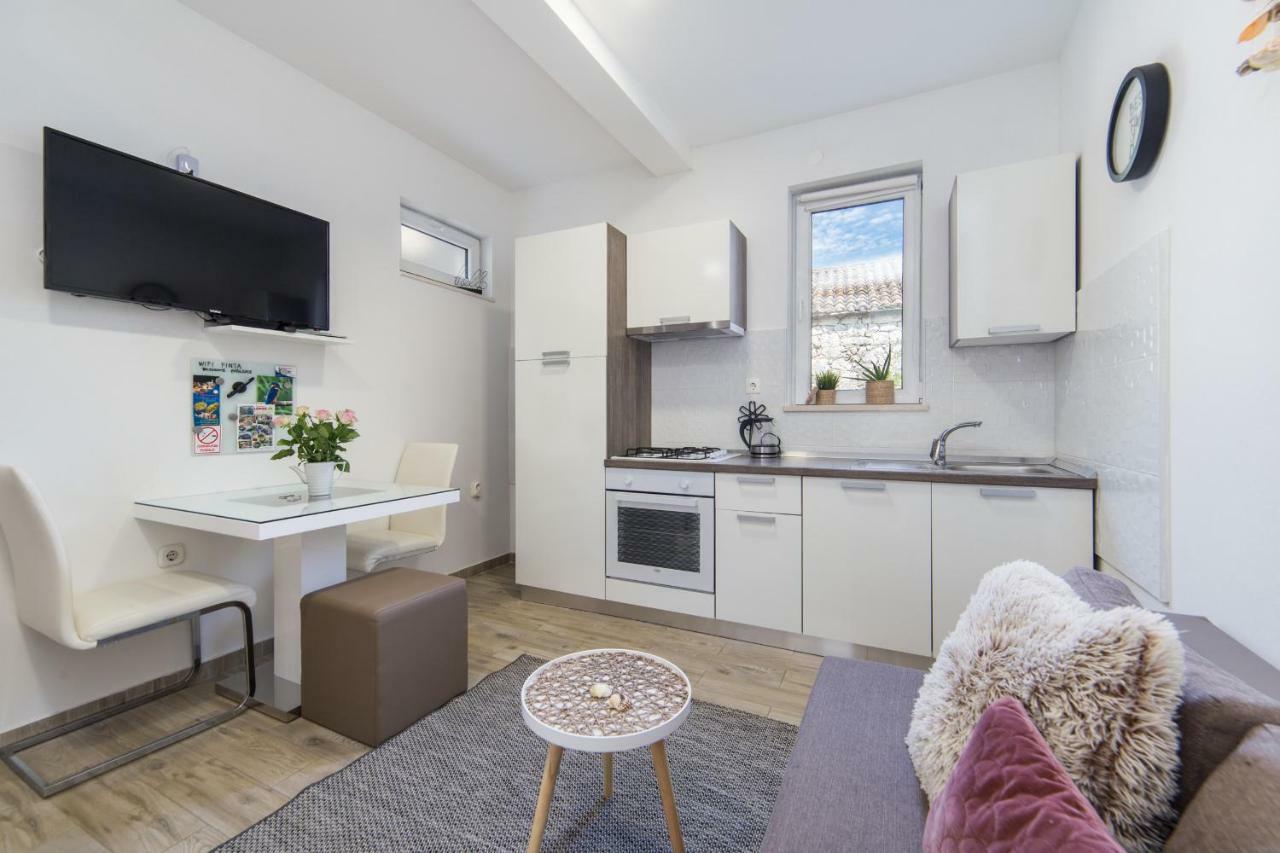 Rogotin Studio Apartment Finta מראה חיצוני תמונה