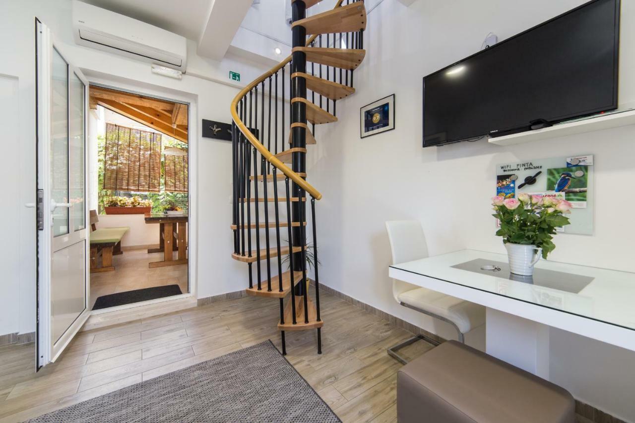 Rogotin Studio Apartment Finta מראה חיצוני תמונה