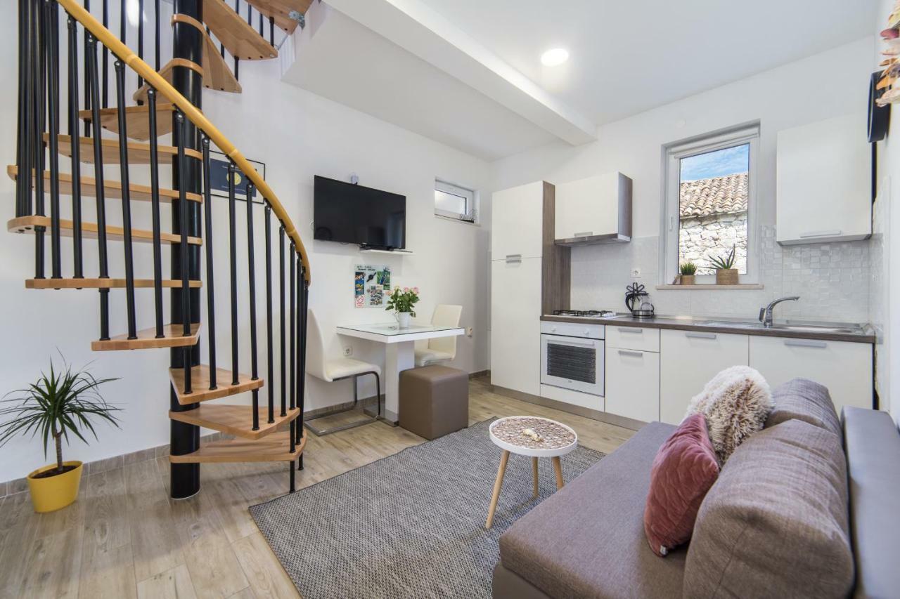 Rogotin Studio Apartment Finta מראה חיצוני תמונה