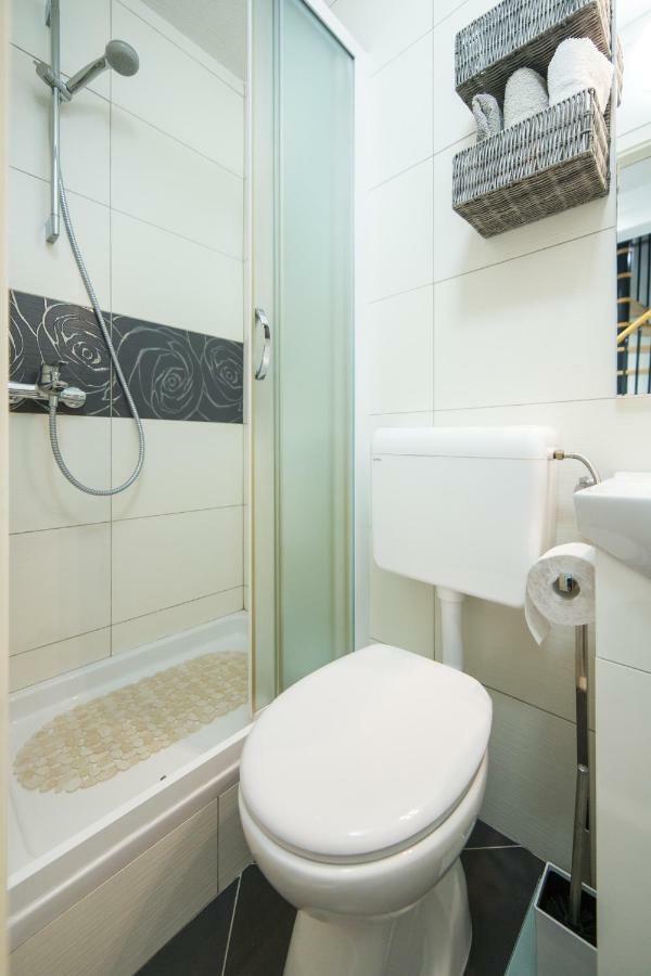 Rogotin Studio Apartment Finta מראה חיצוני תמונה