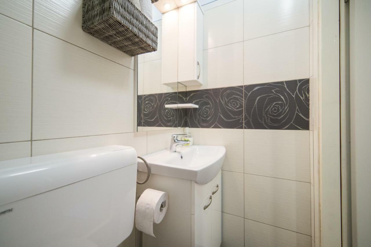 Rogotin Studio Apartment Finta מראה חיצוני תמונה